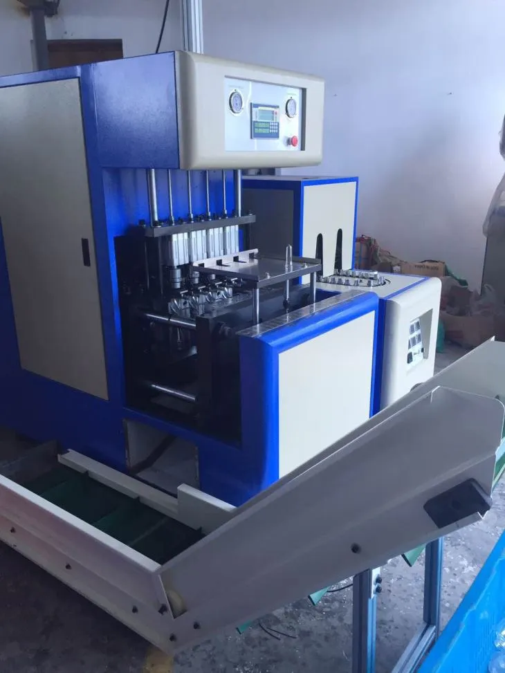 Výrobce přímý prodej PET dmychadlo ručně plastová láhev vyfukovací formovací stroj