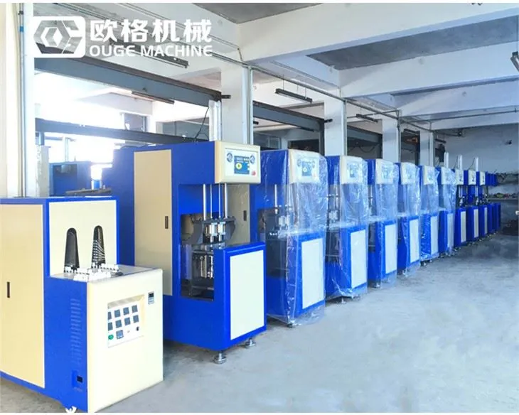 Poloautomatický vyfukovací stroj